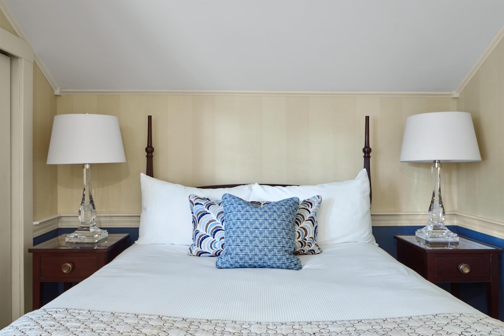 Cape Arundel Inn & Resort 18/49