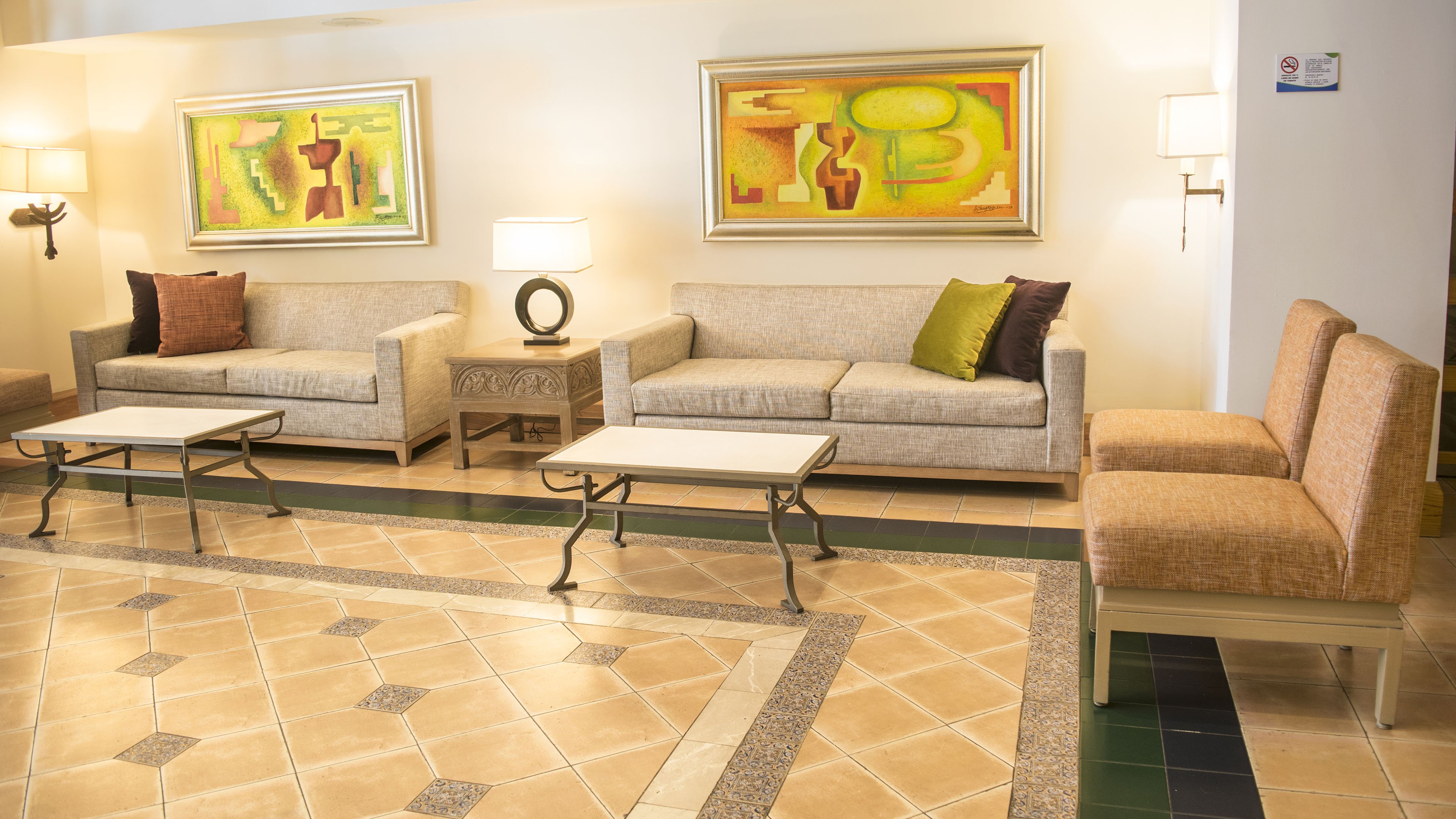 Holiday Inn Express Monterrey Galerias Sn Jeronimo 47/76