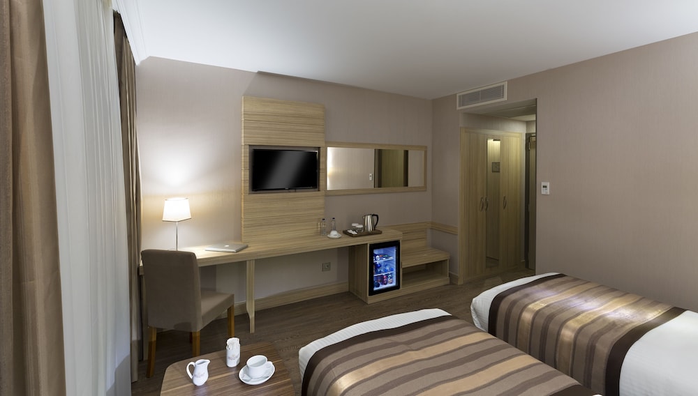 Regard Hotel 12/61