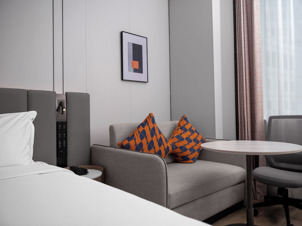 Holiday Inn Express Shanghai Jing An Xikang Road by IHG، شانغهاي 34/50