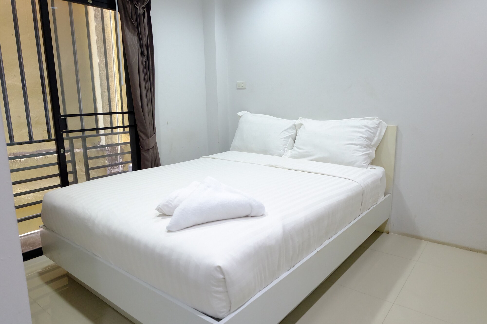 STANDARD, DOUBLE BED