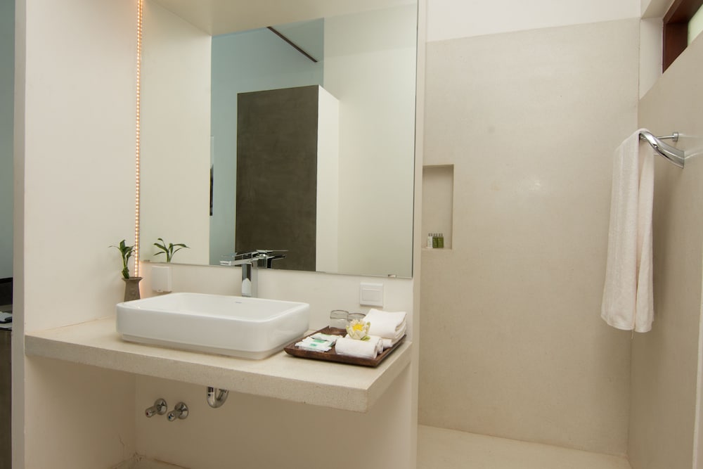 Apsara Residence Hotel 70/72