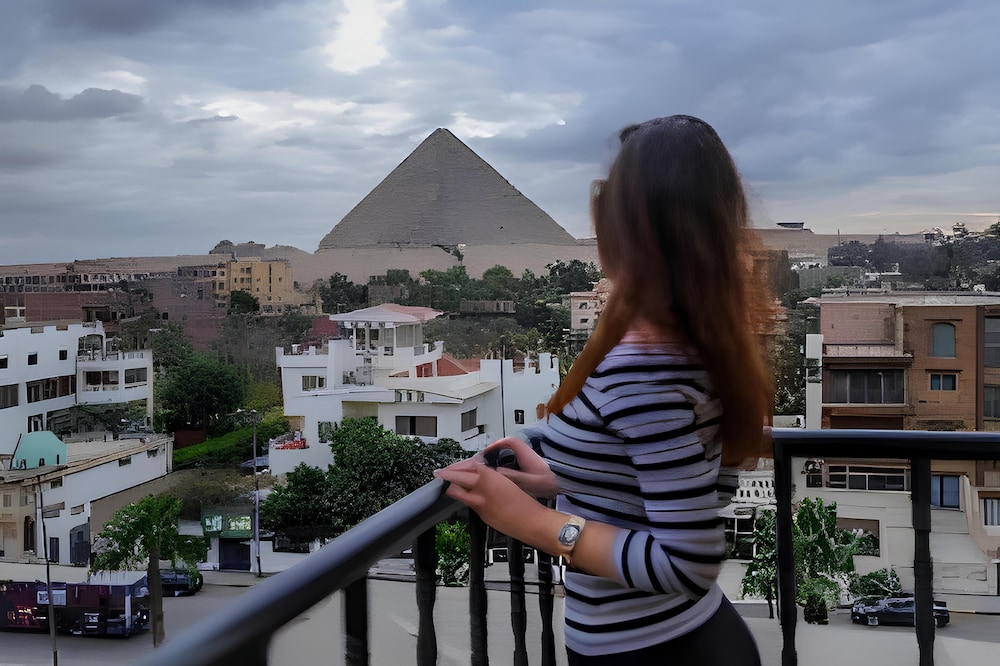 Aura Inn Tiba Pyramids Hotel 46/47