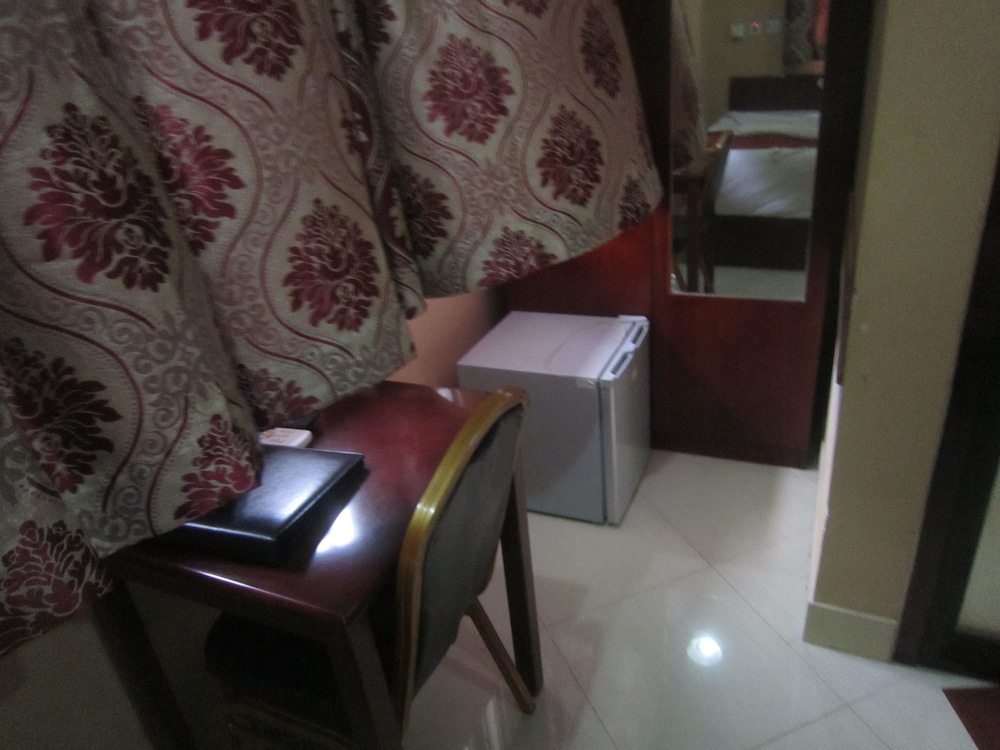 Butterfly Hoteltz 1/11