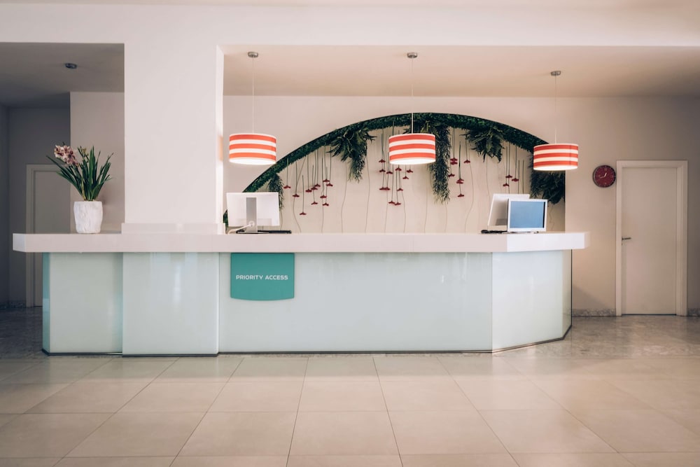 Iberostar Waves Pinos Park 1/50