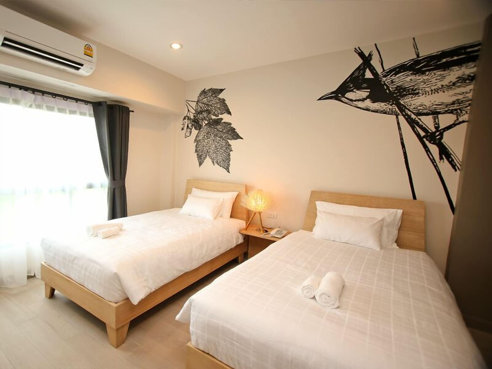 SUPERIOR, TWIN BEDS, MOUNTAIN AND TEMPLE VIEW