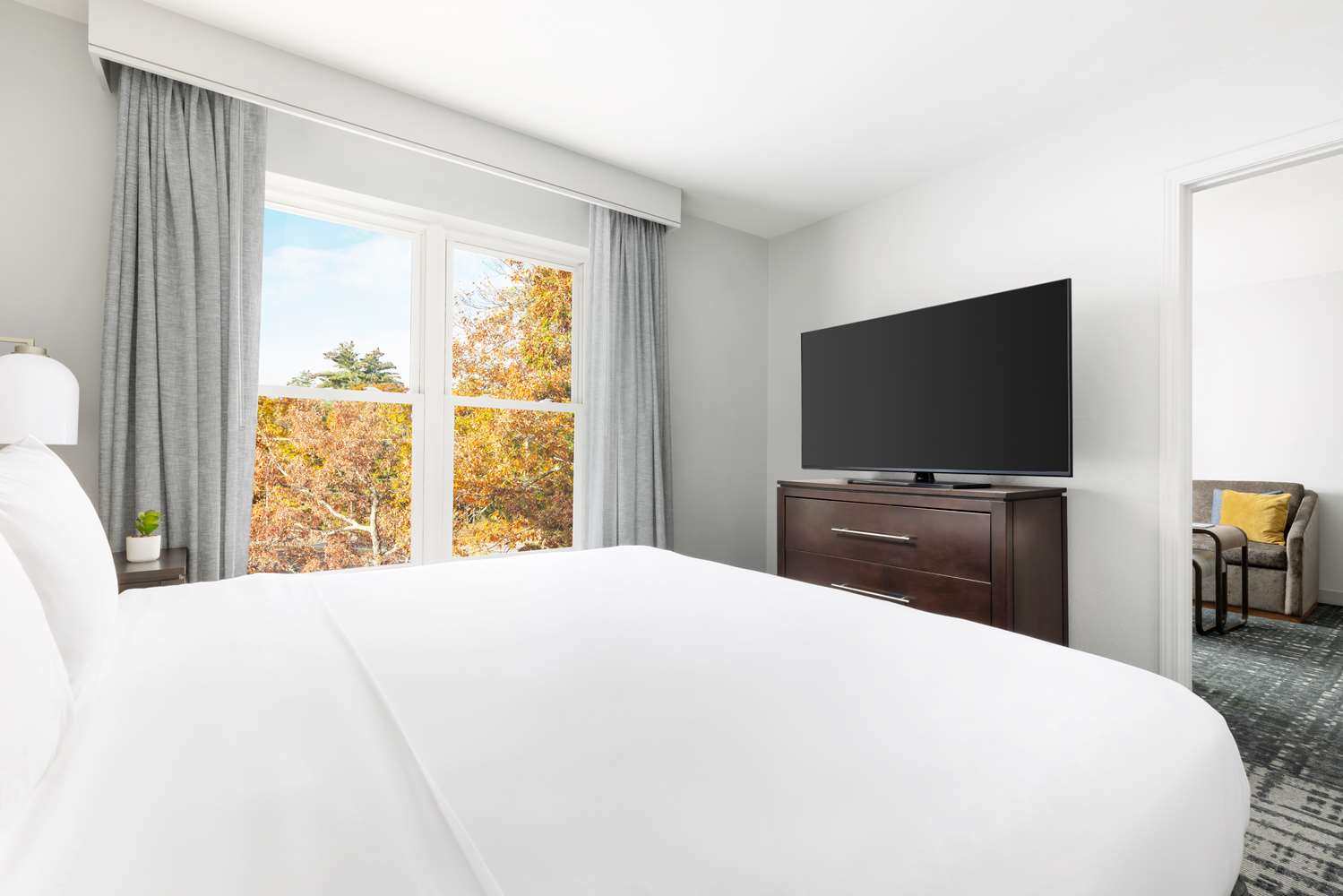 جناح بسرير كينج بحوض استحمام لذوي الإعاقة