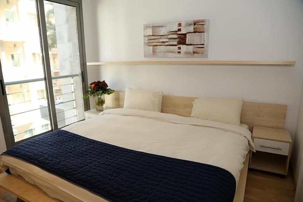 Sky Suites 7/61