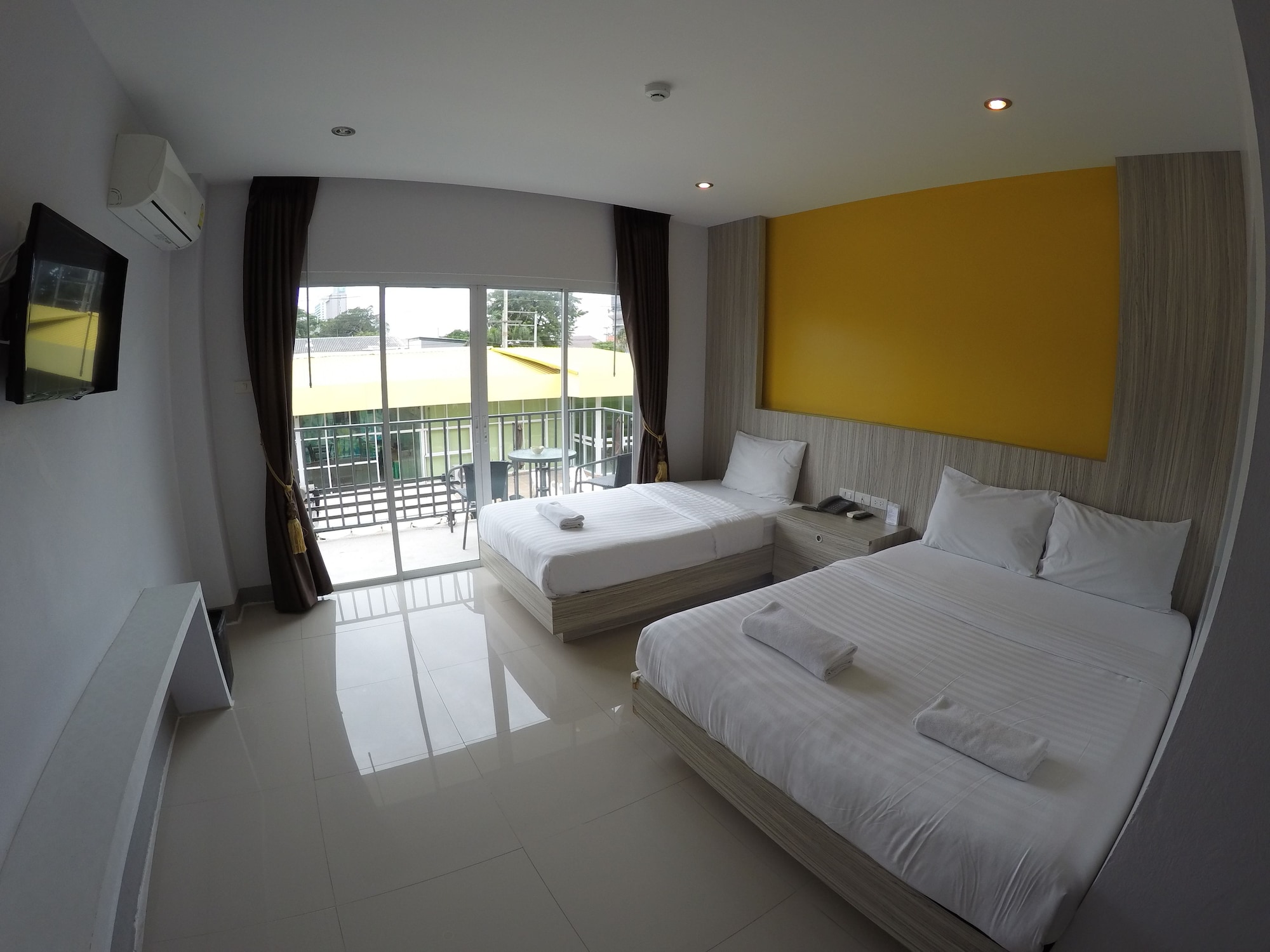 STANDARD, DOUBLE OR TWIN BED, POOL VIEW, POOL ACCESS