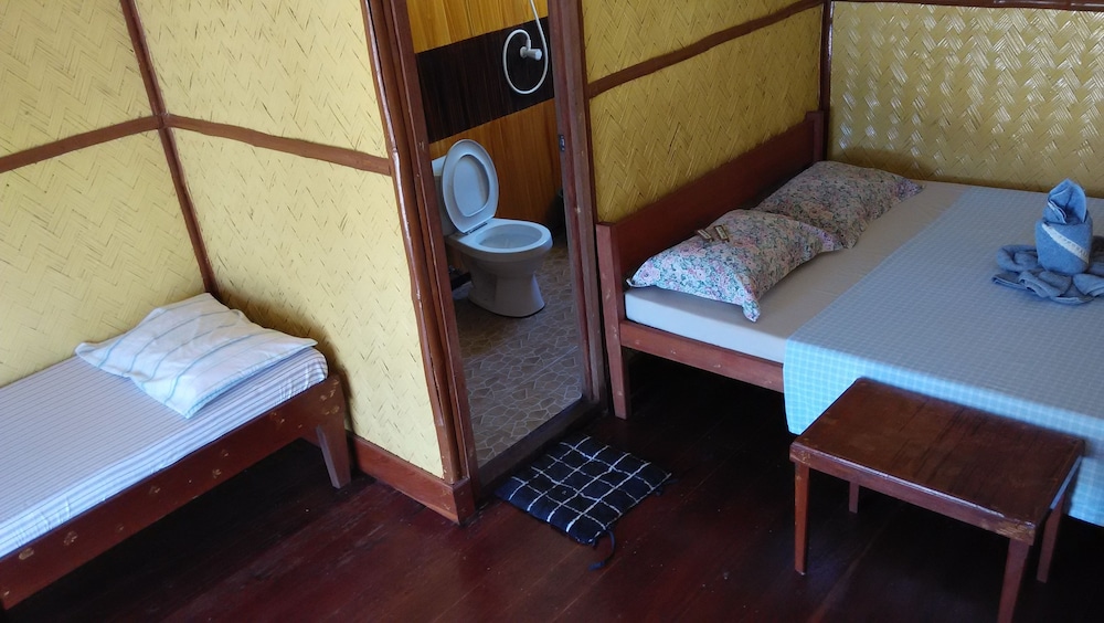 Novie Apos S Tourist Inn 50/50