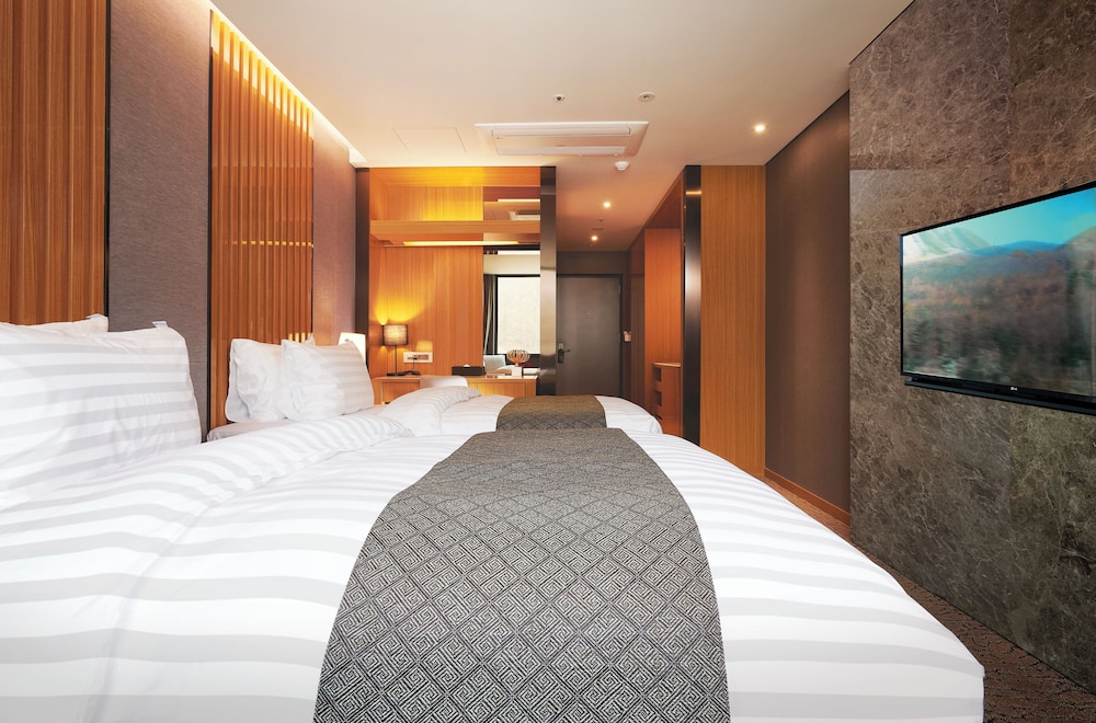 Traum Valley Hotel (ex. Jeongseon Grand Intoraon Hotel) 34/64