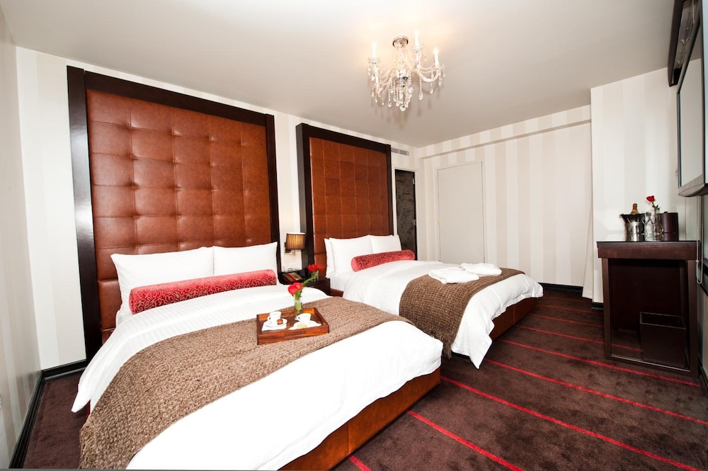Sanctuary Hotel New York 8/56