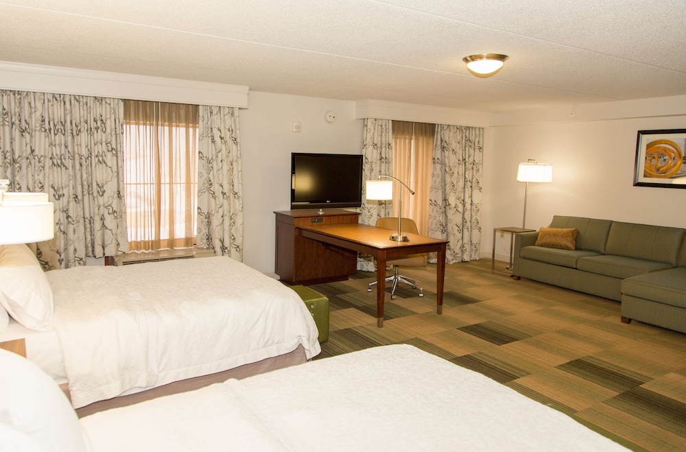 Hampton Inn Suites Albany Downtown 20/55