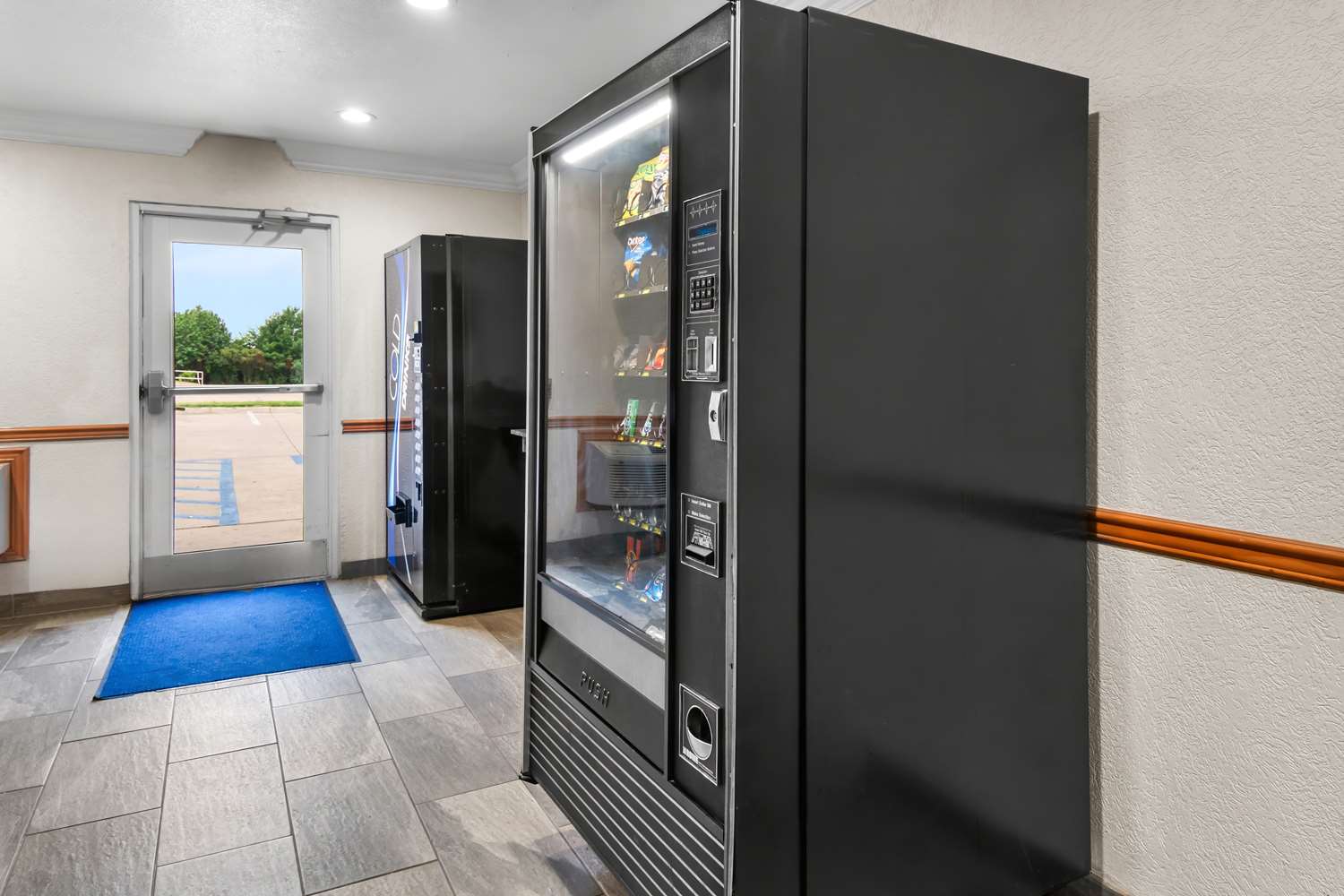 Surestay Plus Hotel By Best Western Benbrook Ft Worth 5/16