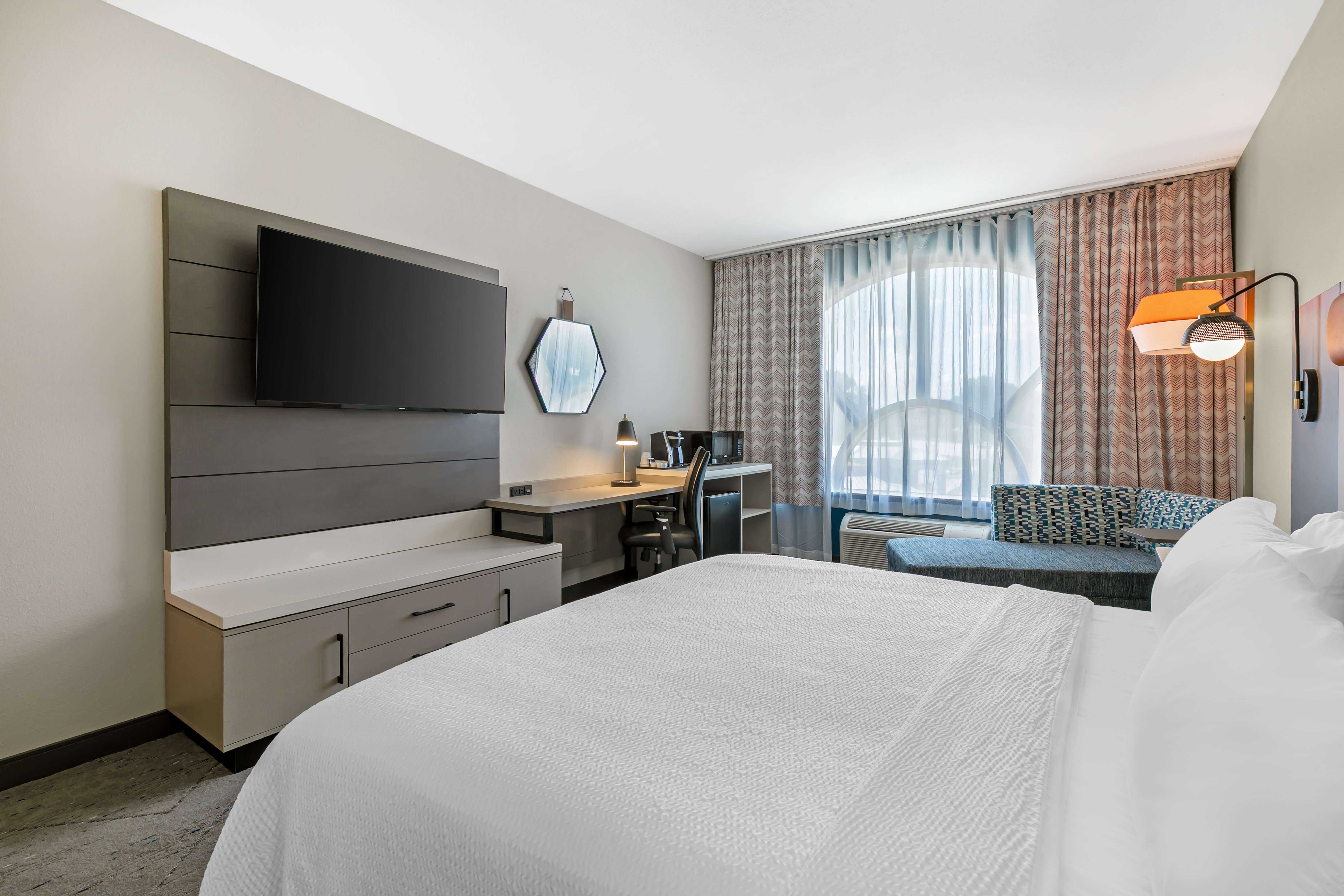 Holiday Inn Express & Suites Clemson - Univ Area 31/82