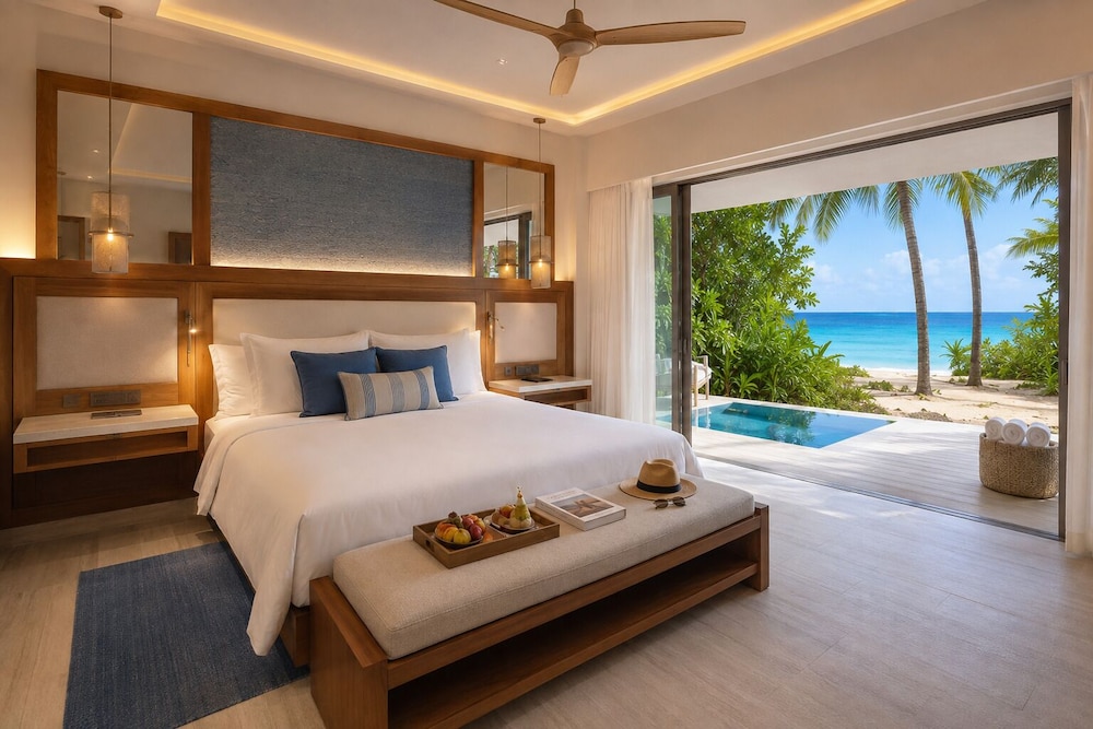 Junior Suite, King Bed, Ocean Front