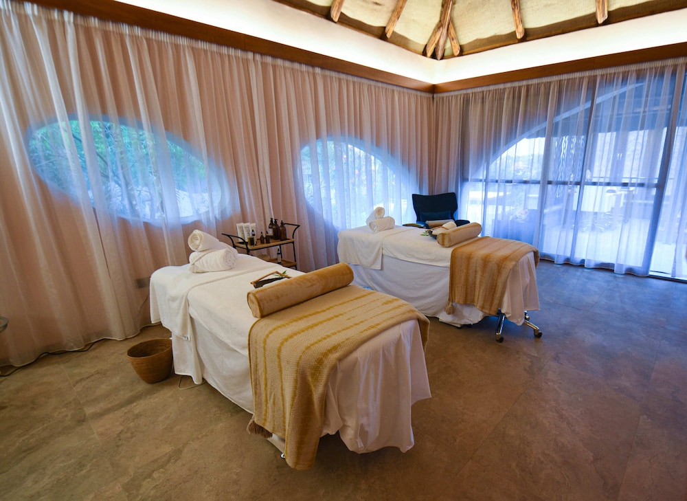 Le Petit Village Hotel 17/50