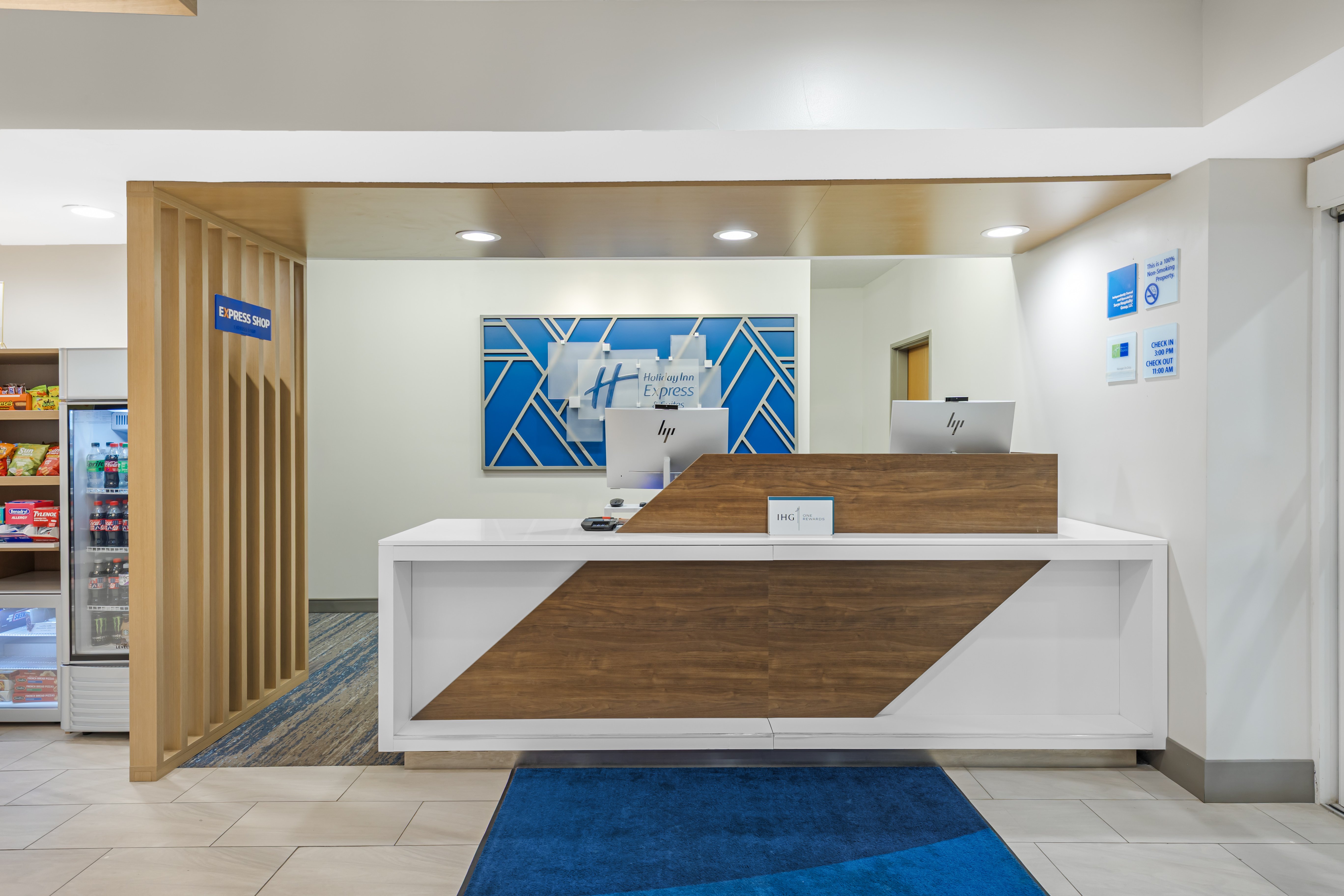 Holiday Inn Express Hotel Suites Charlotte 8/44