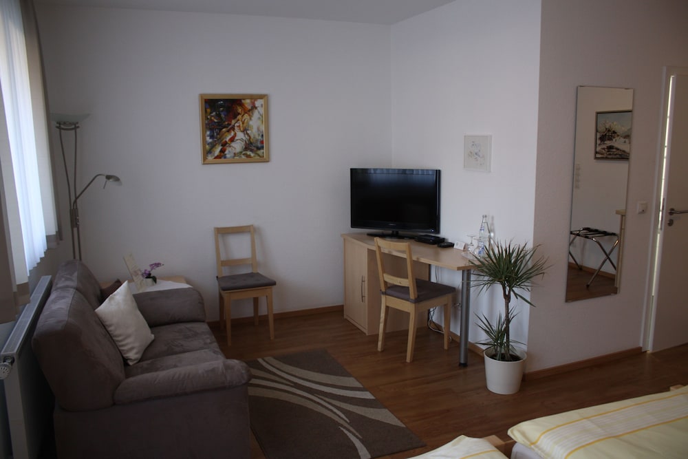 Hotel am Wintergarten 15/30