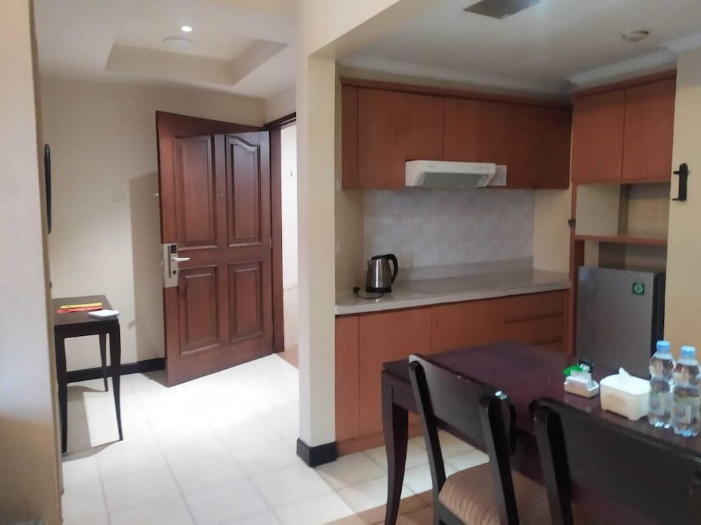 Grand Tropic Suites Jakarta 7/64
