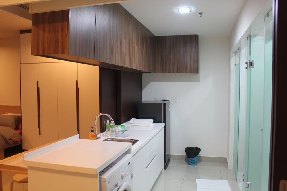 Dehouz – Trefoil Setia Alam Homestay 27/50