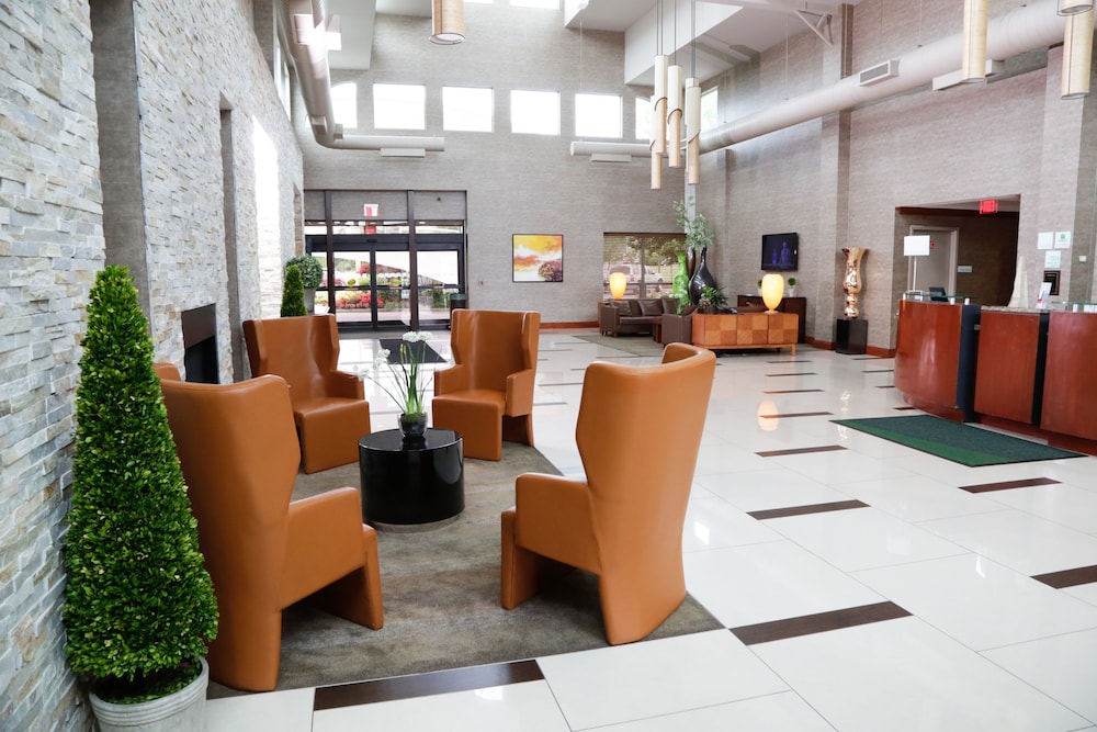 Holiday Inn Plainview-Long Island 57/79