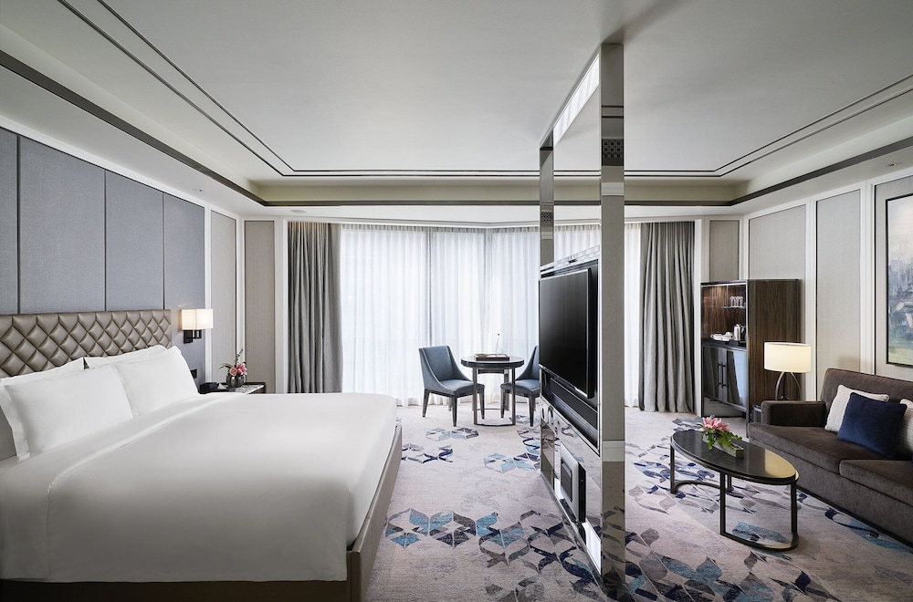 Room at Hotel Okura Manila, PASAY