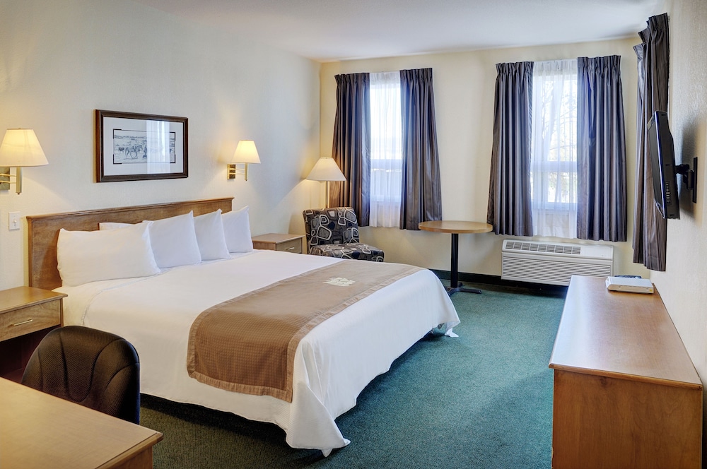 Lakeview Inn & Suites 23/60