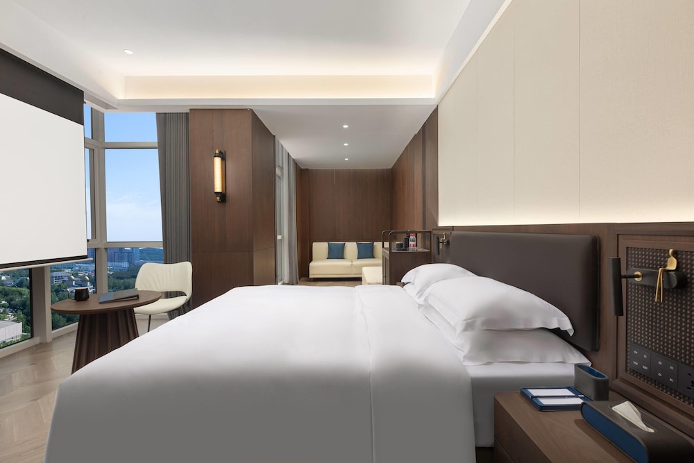 Executive, King Bed