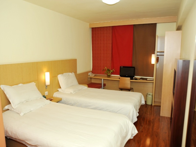 GREENTREE INN TIANJI DAGANG DISTRICT SHIHUA ROAD HOTEL 7/32