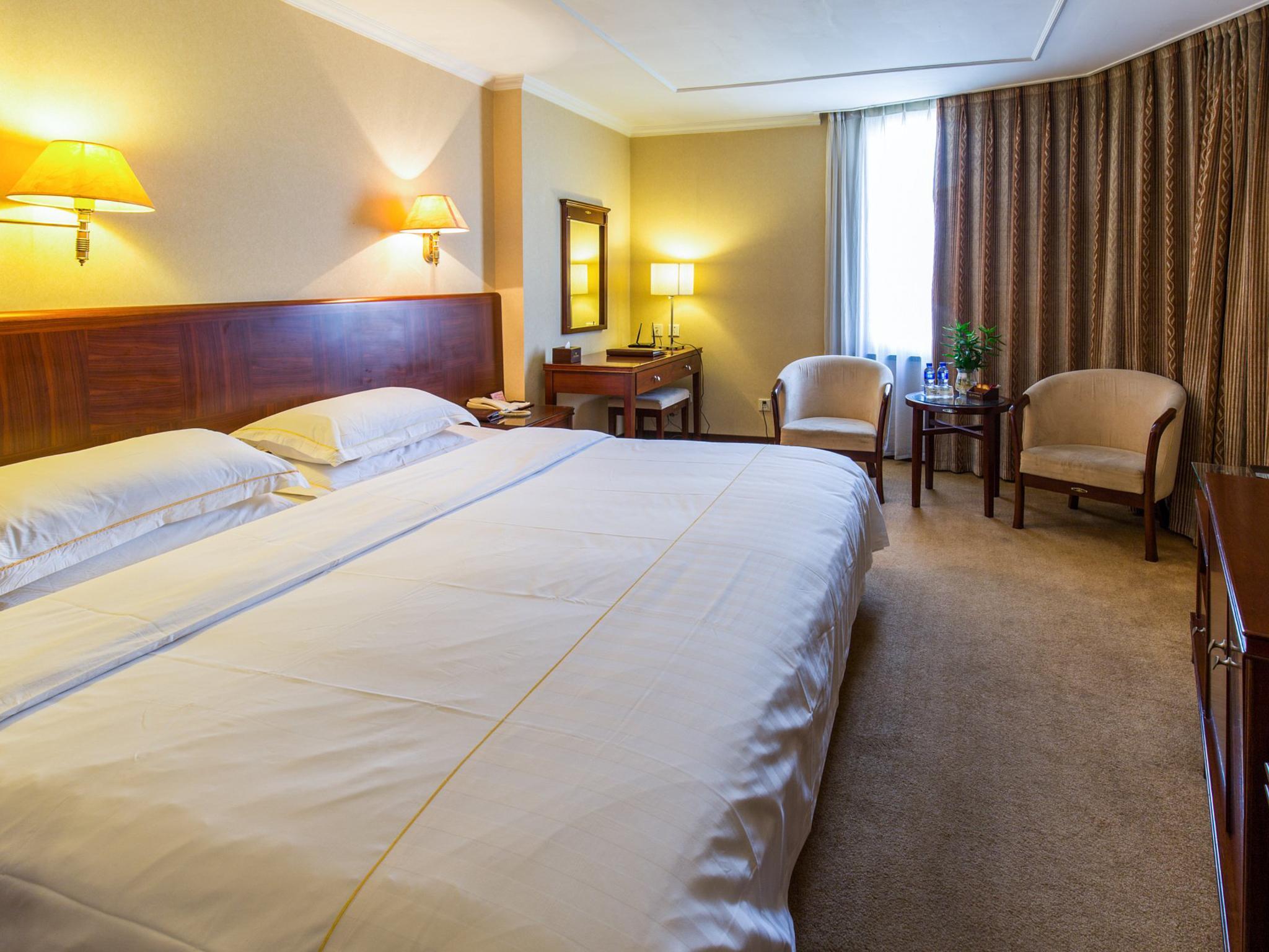 Boutique, King Bed, Queen Bed