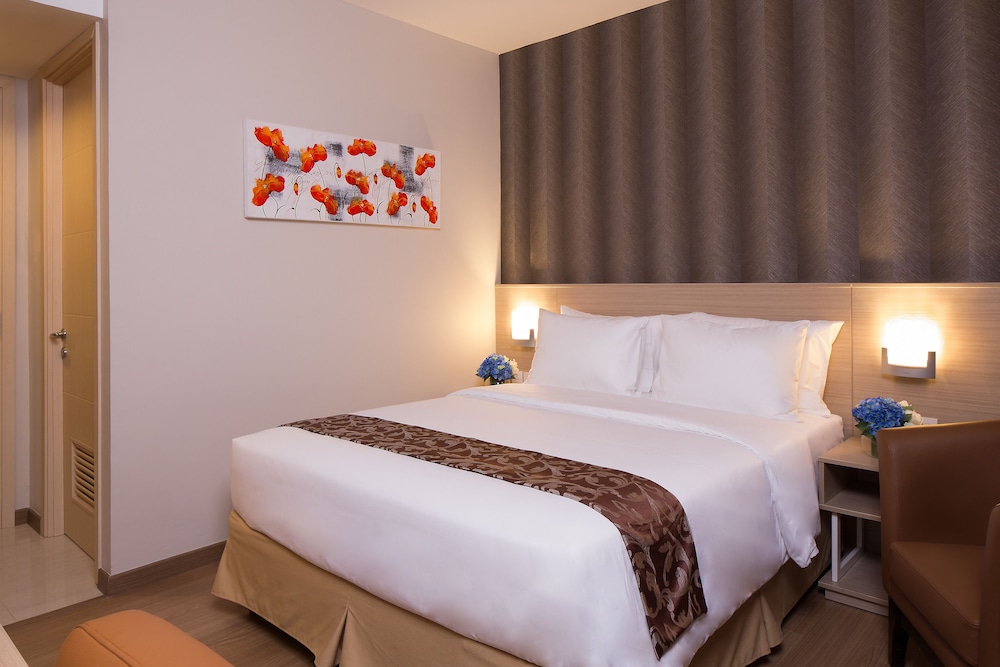 AYAKA SUITES 19/70