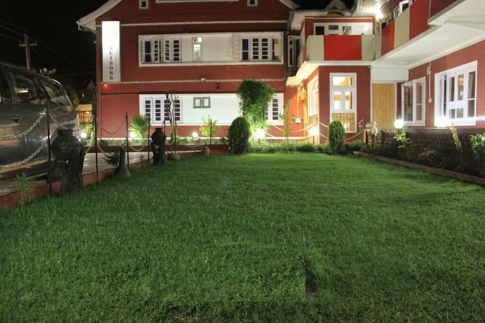 Walisons Hotel 29/41
