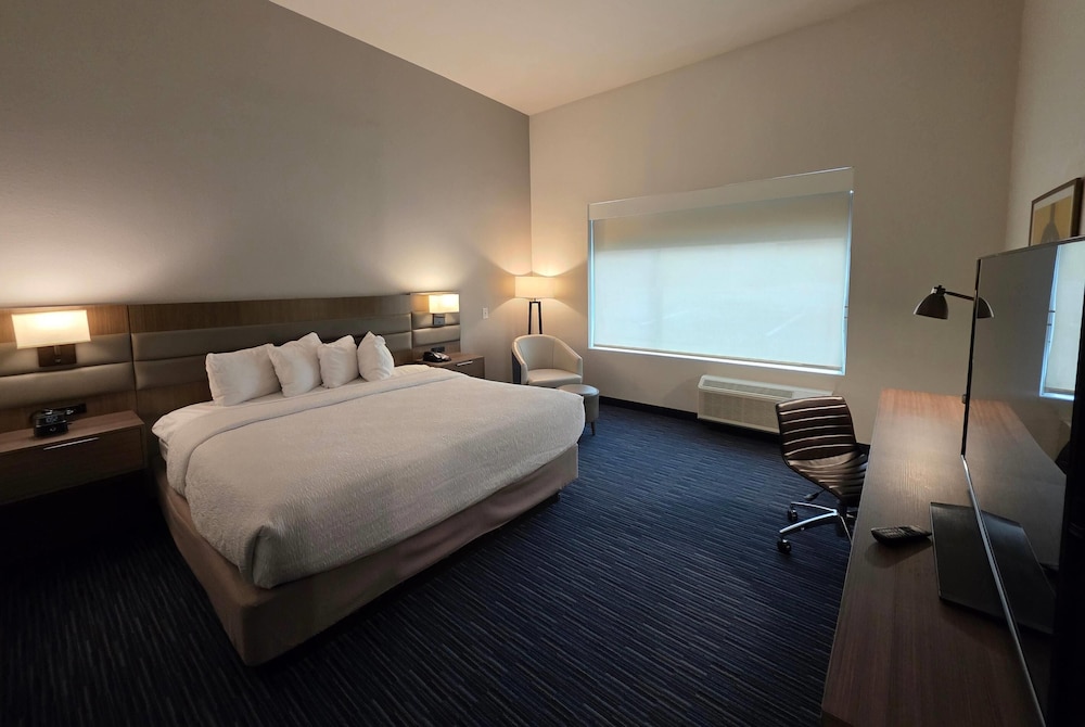 SUITE, 2 QUEEN BEDS, KITCHEN, ACCESSIBLE