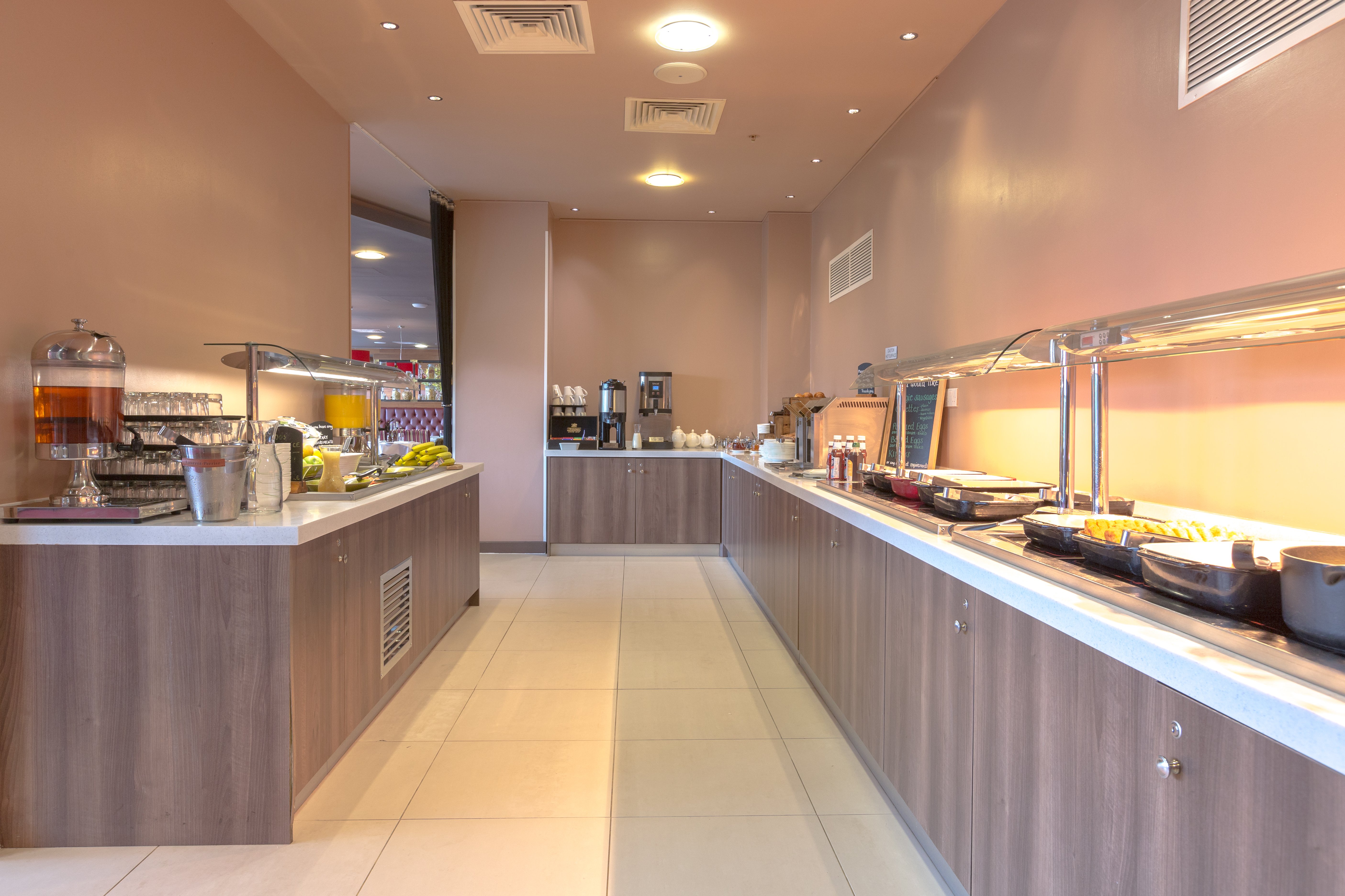 Holiday Inn Manchester Media City Uk 8/50