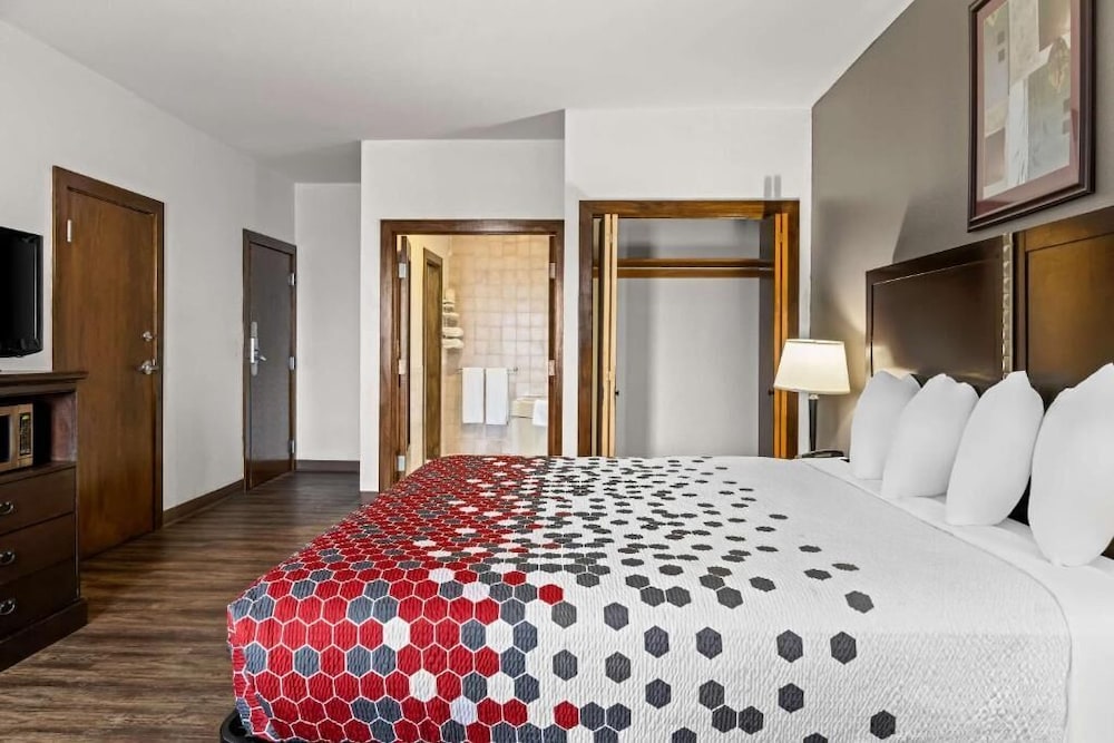 غرفة تنفيذية بسرير كينج، Airport FairBridge Inn Express Billings Downtown 4/9