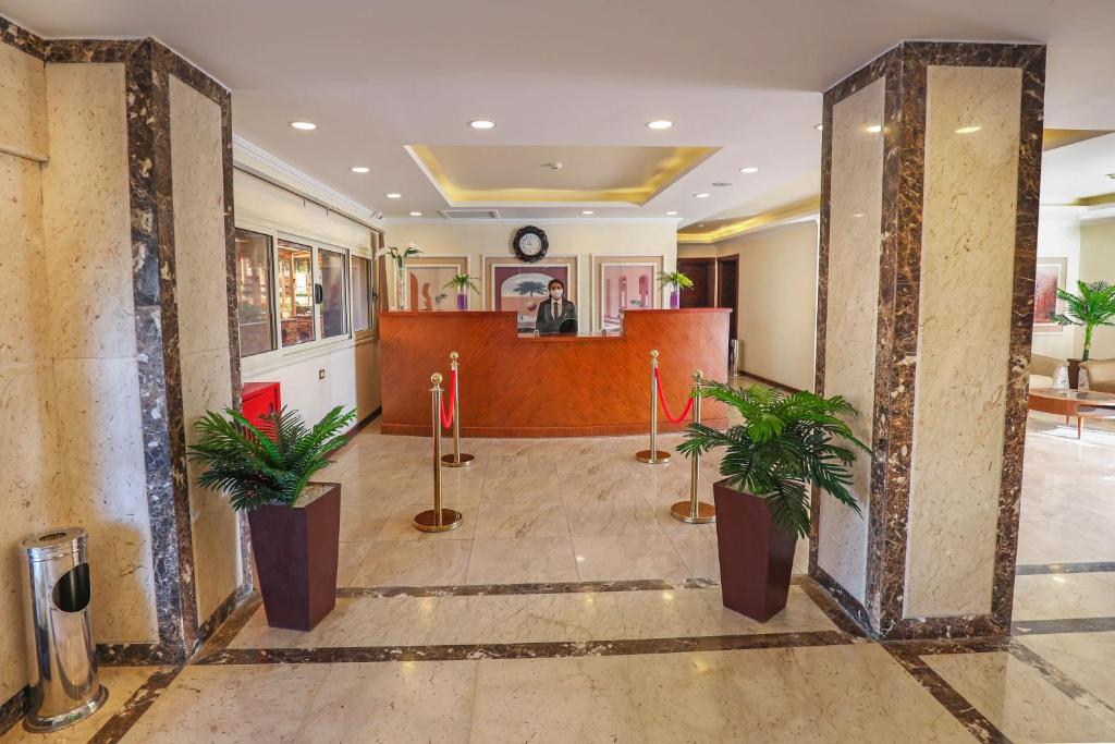 The Palm Hotel 6/43