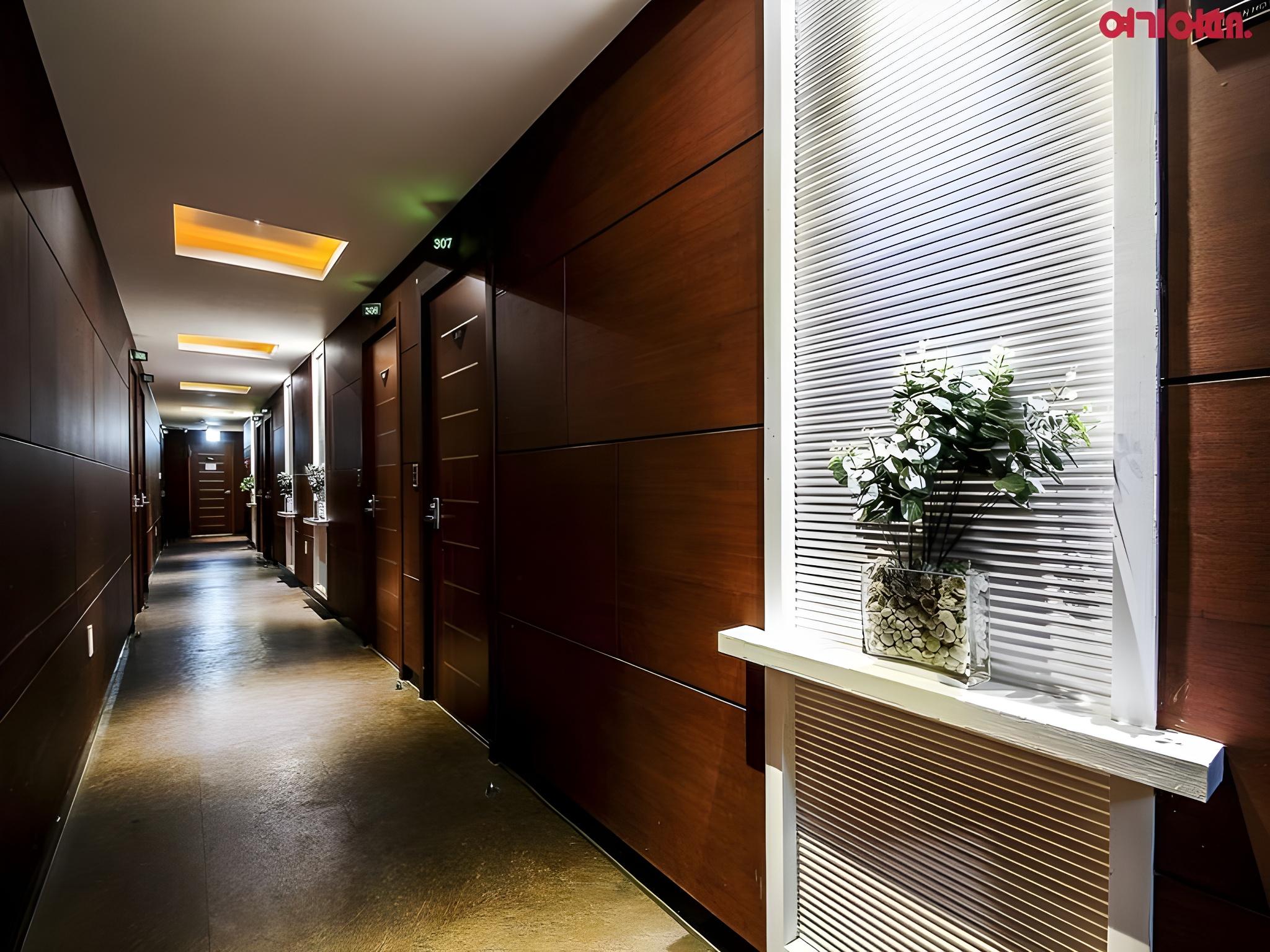 Ansan Hotel Box 24/40