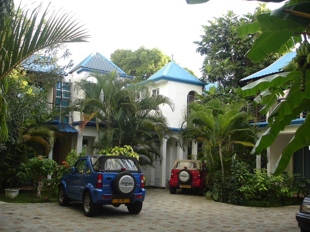 Oceanic Villa 8/63