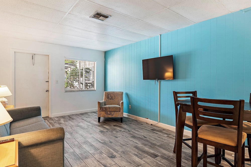 Malibu Resort Motel 29/50