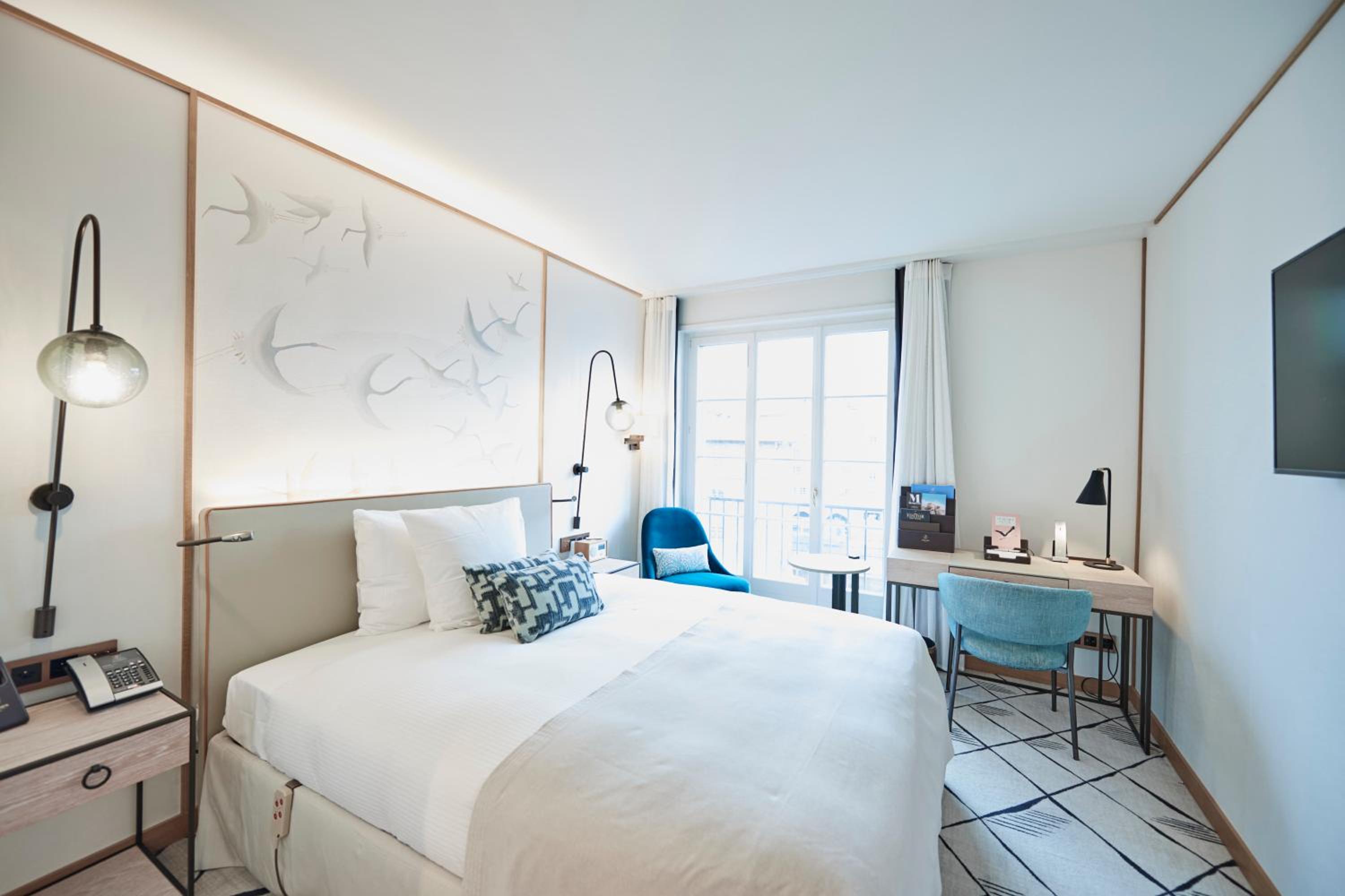 Room, Riverside