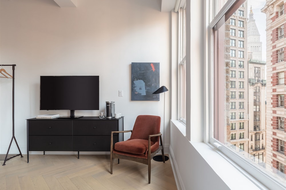 Flatiron Hotel 56/62