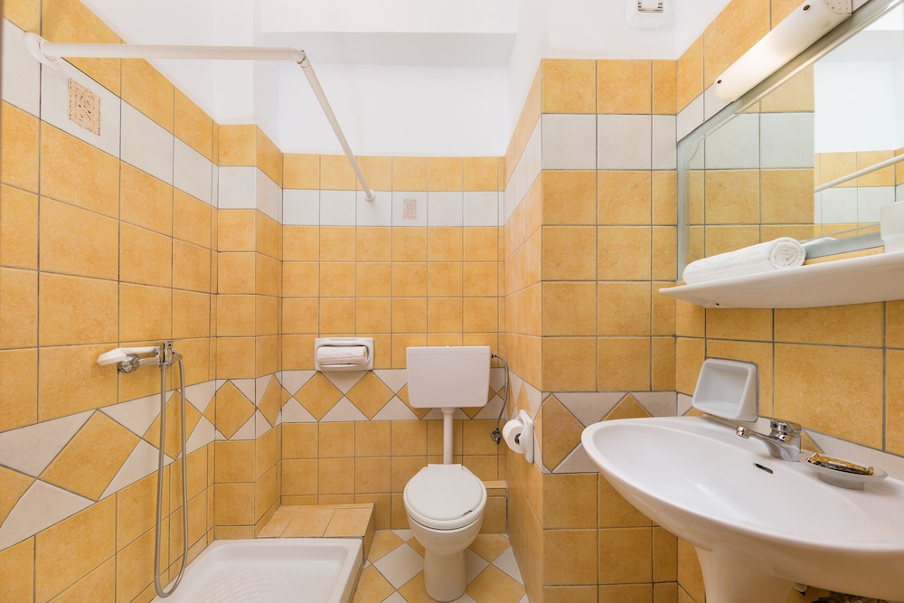 Lefkimi Hotel 26/53