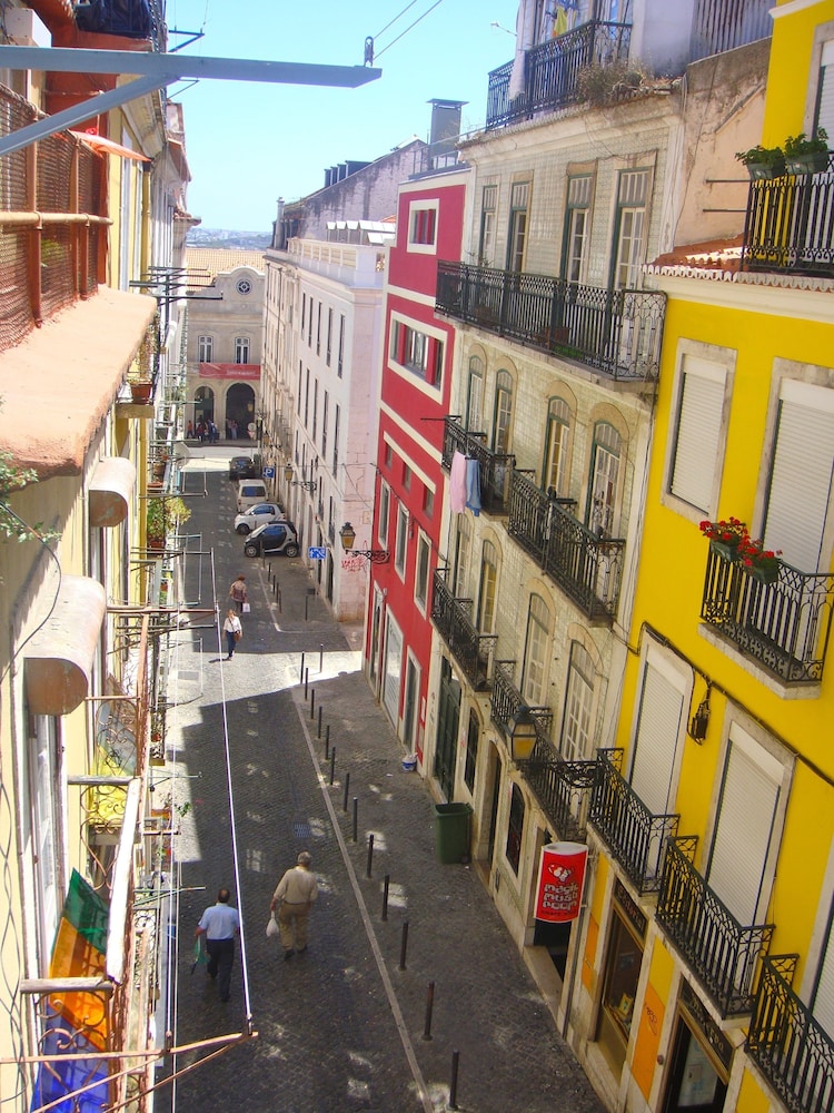 Lisbon Core Apartments In Bairro Alto Chiado 36/50