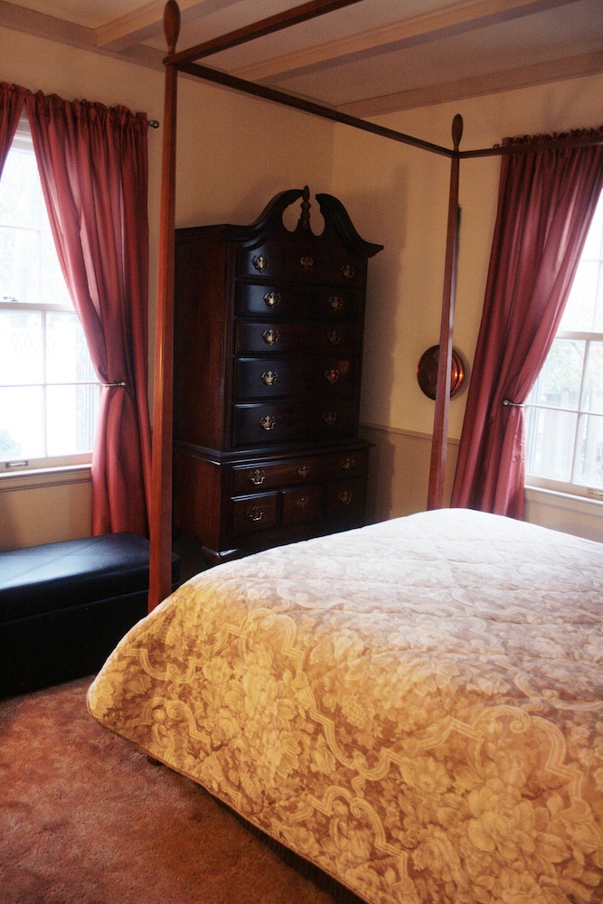 Moore House Bed And Breakfast 18/30