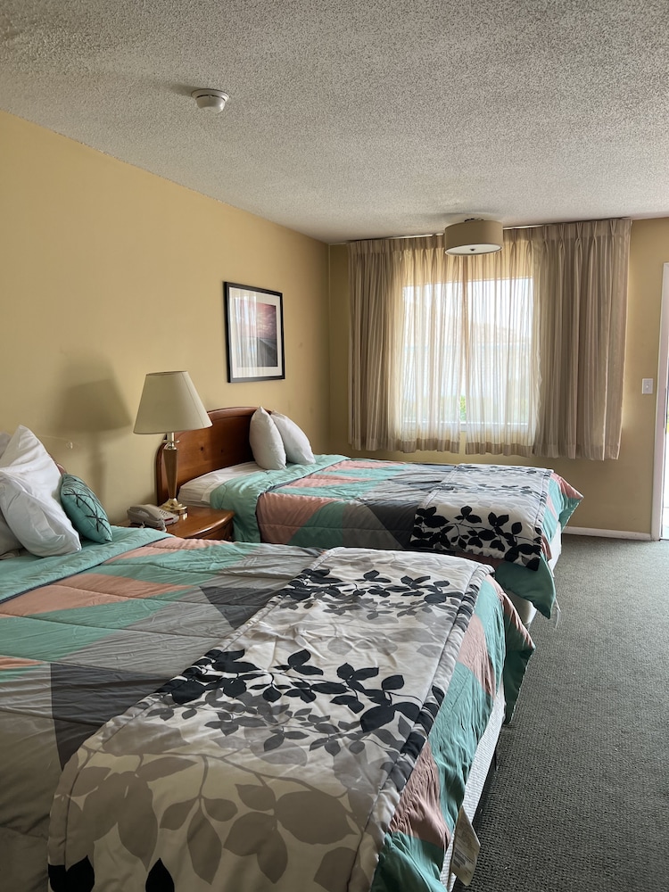 Ambassador Inn 13/56