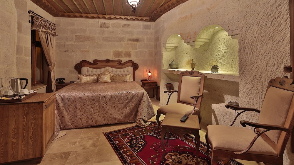 Phocas Cave Suites 38/71