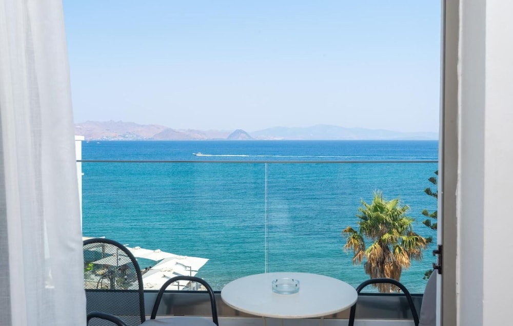 Triton Boutique Hotel 39/47