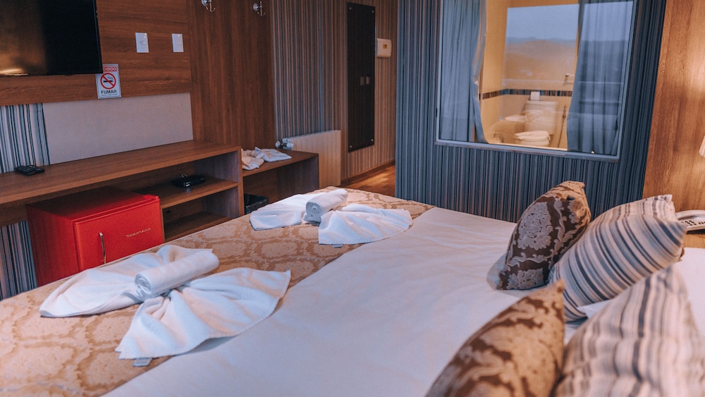 Chris Park Hotel 15/74