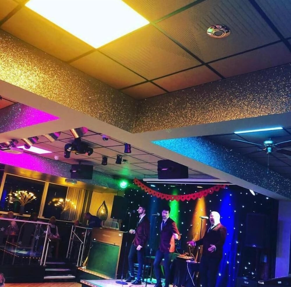 Lyndene Hotel 4/49